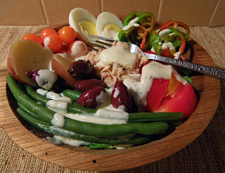 Bowl of Salade with Dressing
