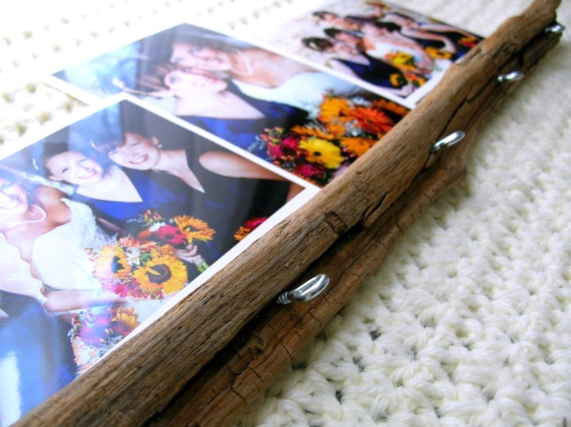 ORDINARY MOMMY DESIGN DIY Driftwood Photo Hanger Tutorial.