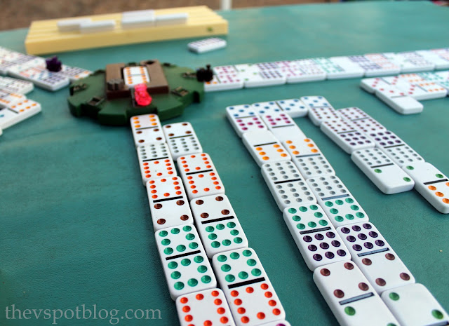 Mexican train dominoes