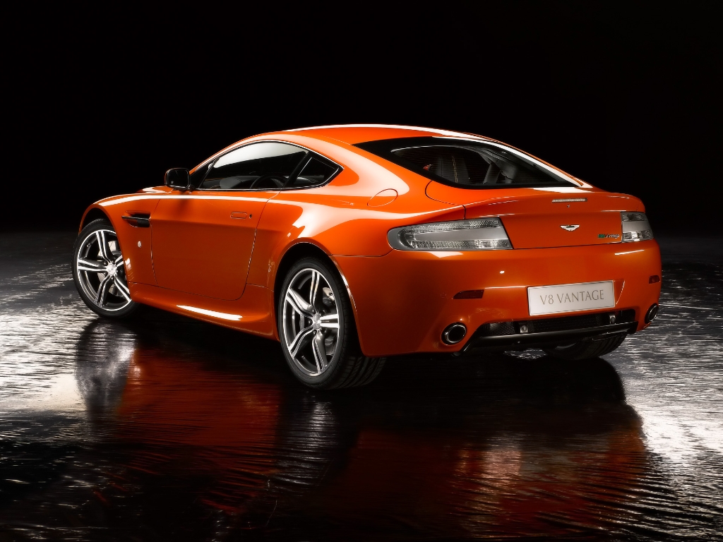 Car Specification: Aston Martin V8 Vantage N400 Sportshift