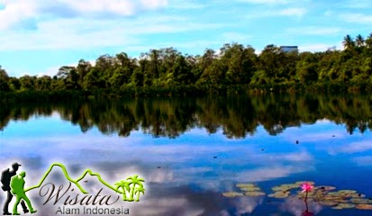 Objek Wisata Danau Dendam Tak Sudah di Bengkulu