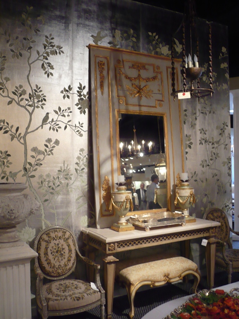 The Peak of Chic®: Shopping at Ainsworth-Noah