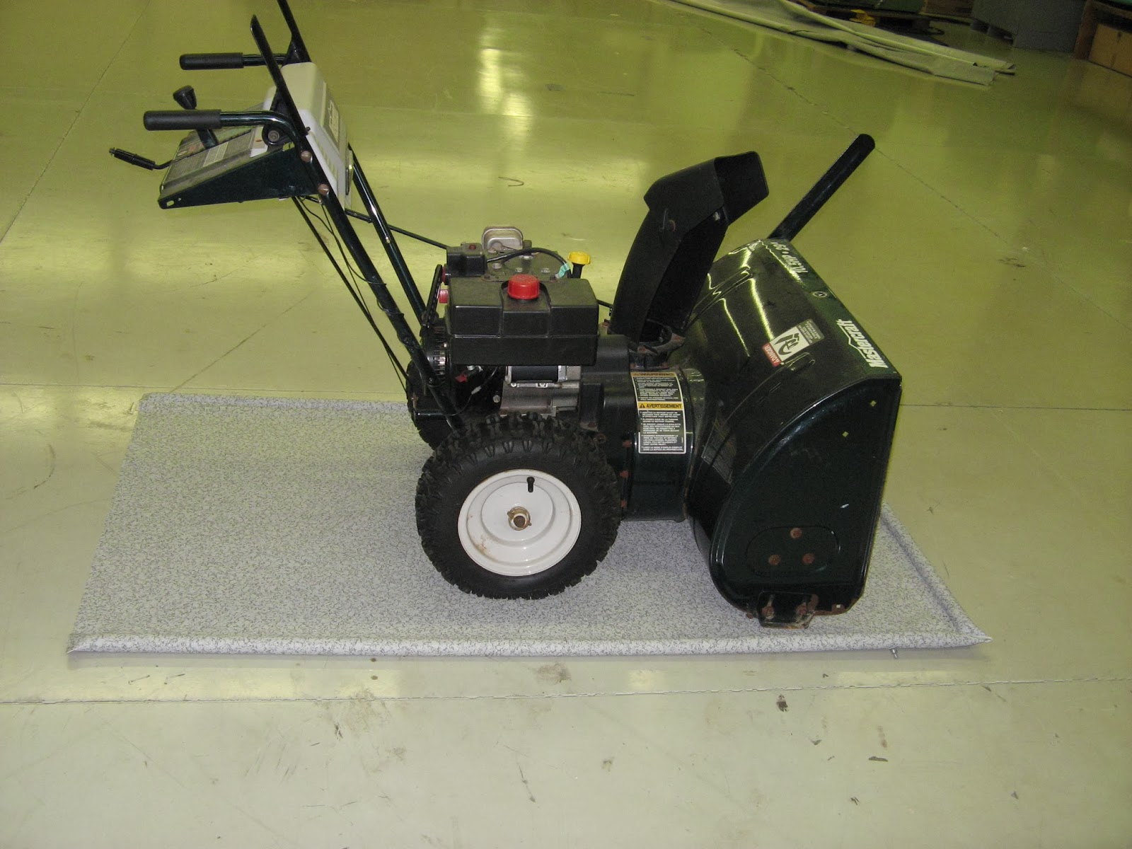 KentainMats SnowblowerMat Water and Slush Containment Garage floor mat