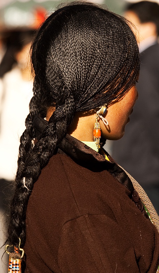 Green Hair Microbraids in Tibet