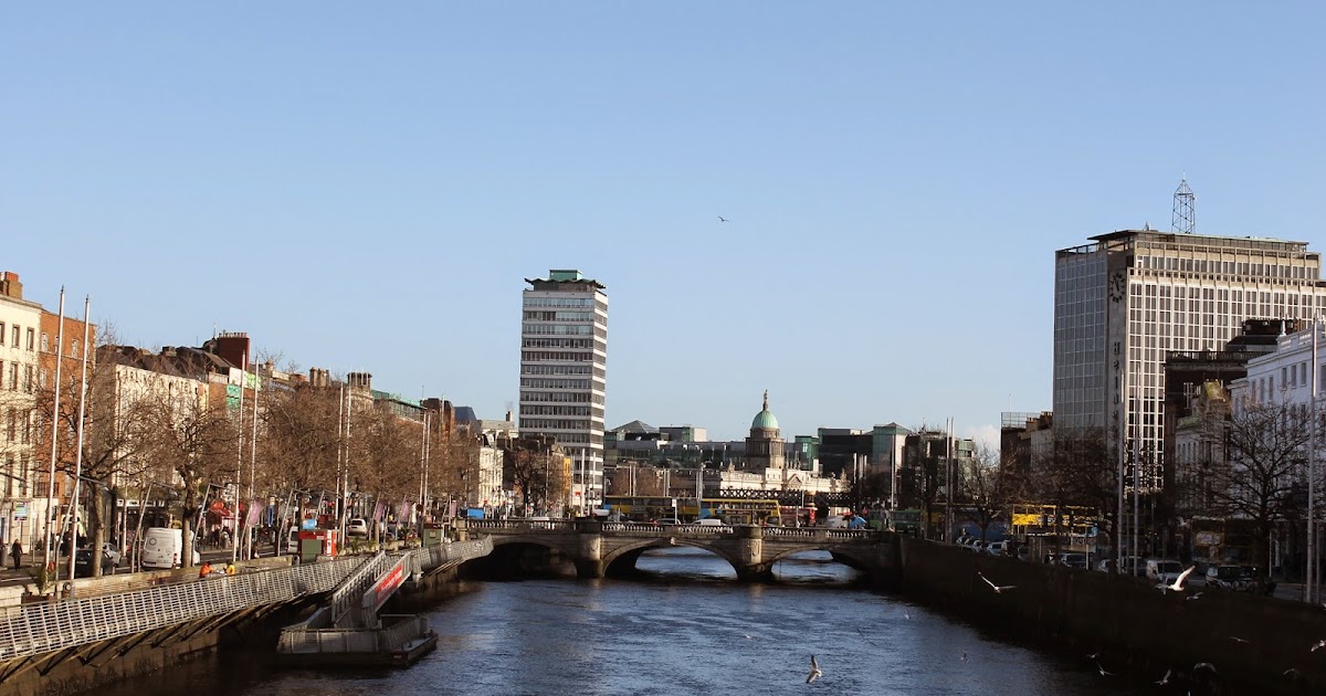 Pearls of Style Suitcase. Dublin, Ireland Travel Guide