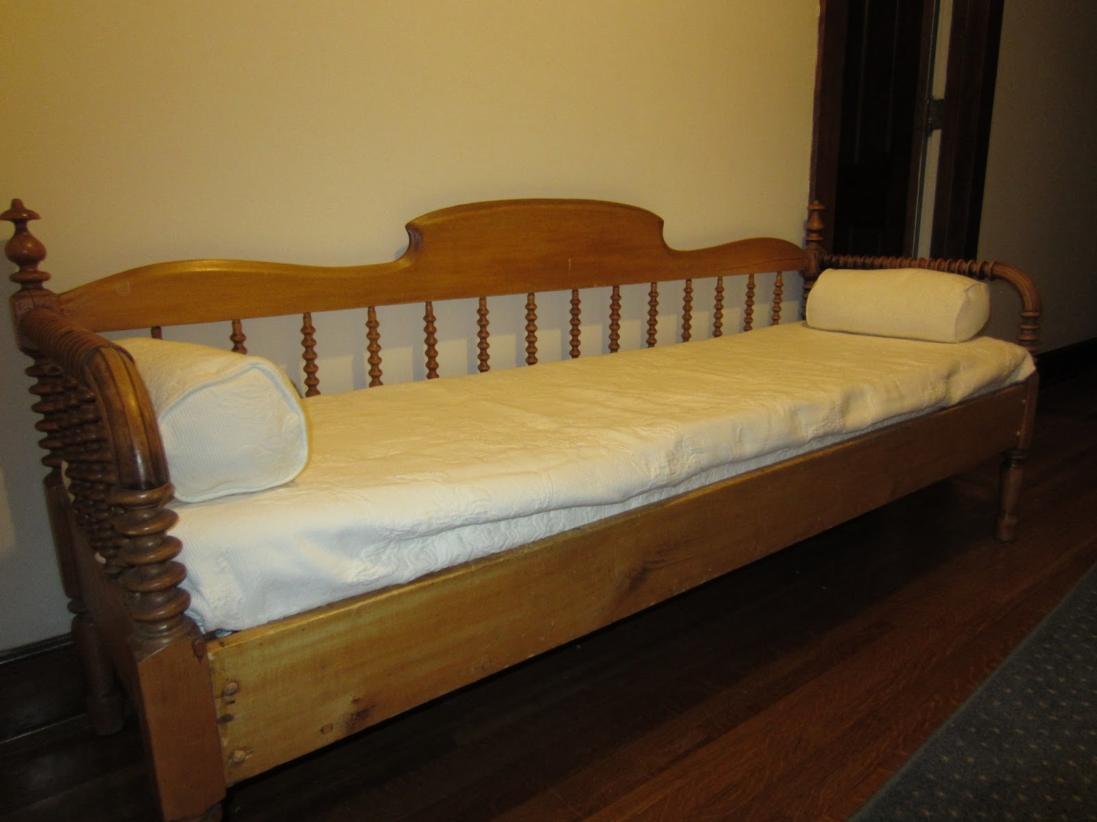 HOB NOBBERS 7 REASONS TO BUY ANTIQUE AND VINTAGE FURNITURE