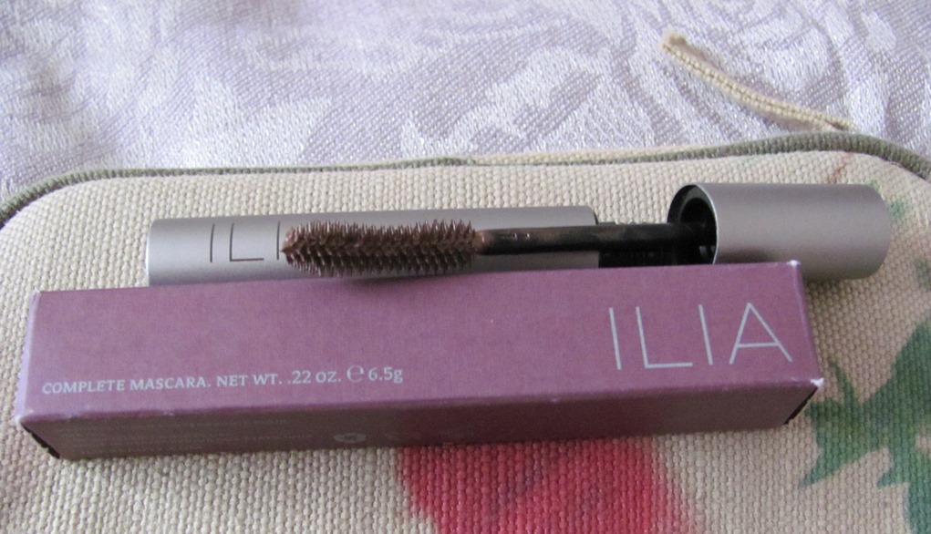 Rainbow Feet Ilia beauty mascara in Macao review