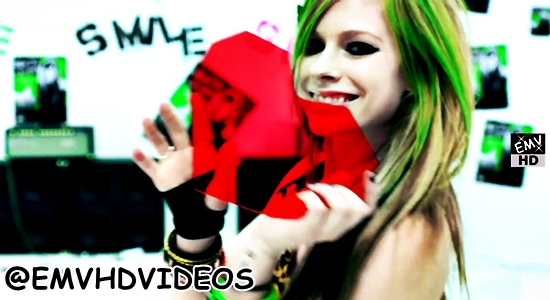 Smile a novidade da Avril Lavigne que de uns tempos para c s vem 