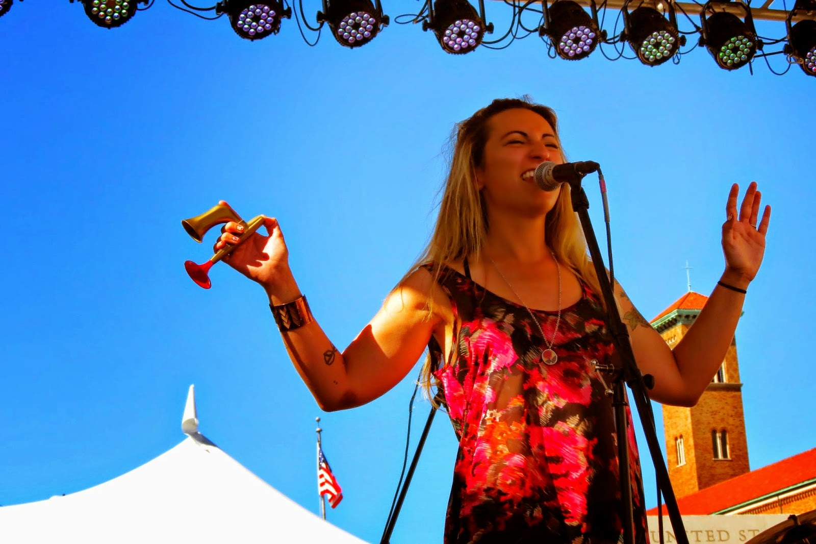 Xanaland Neutral Cat News! West Seattle Street Fair Starts Off