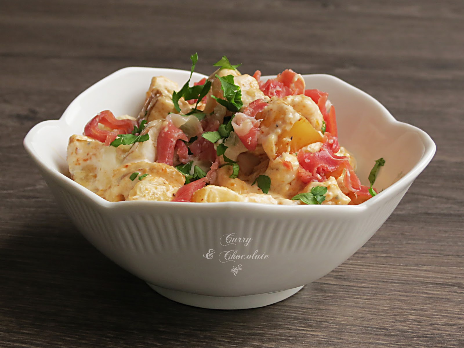 Ensalada de patatas asadas con jamón y salsa de yogur – Baked potato salad with prosciutto in a yogurt dressing Ensalada de patatas asadas con jamón y salsa de yogur – Baked potato salad with prosciutto in a yogurt dressing
