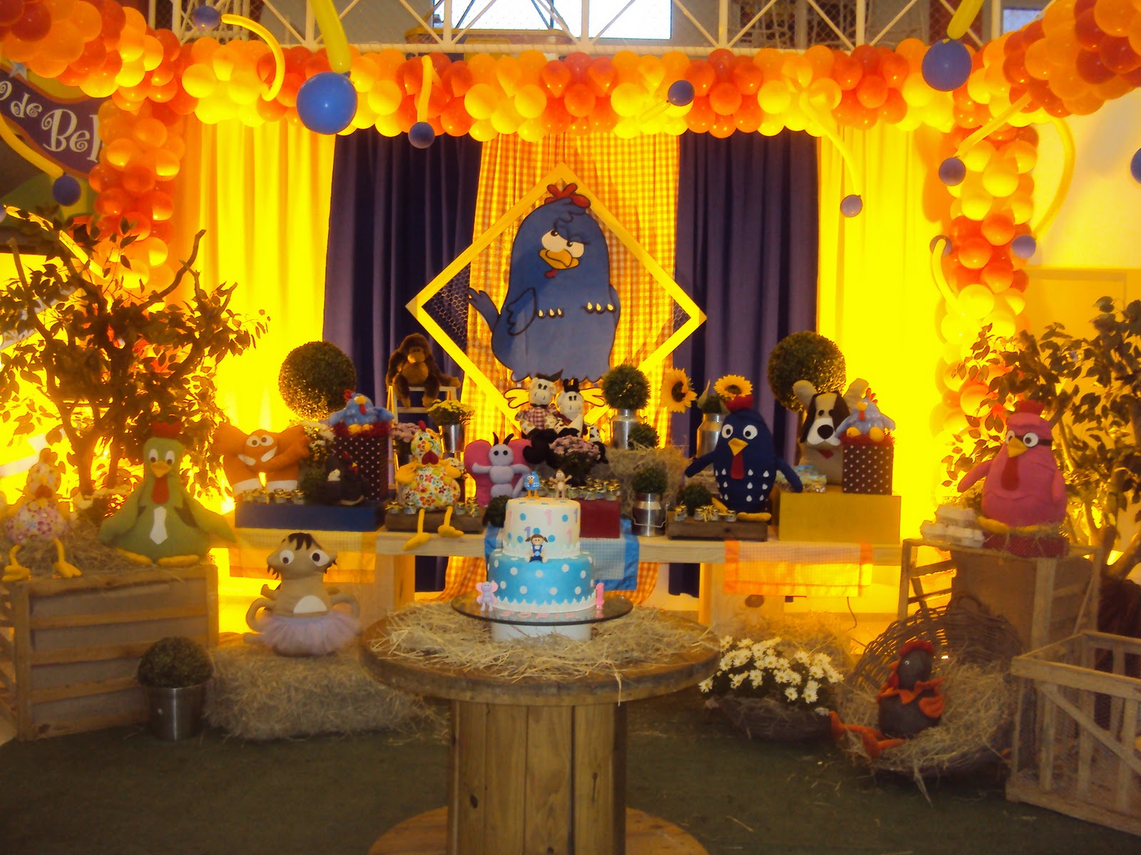 Festas e Cia Arquitetura e Eventos GALINHA PINTADINHA Festas e Cia Arquitetura e Eventos GALINHA PINTADINHA