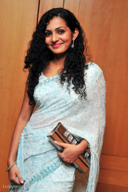 Kannada Actress Parvathi Menon Beautiful Photos hot photos