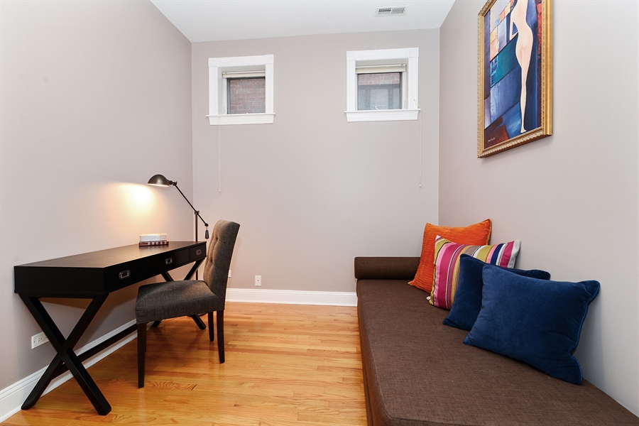 The Chicago Real Estate Local Watch the video! Two bedrooms Lakeview