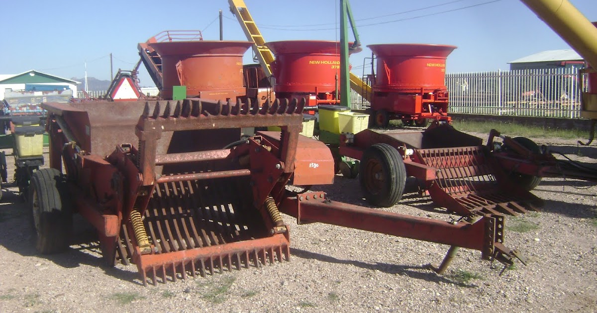 MAQUINARIA AGRICOLA INDUSTRIAL: Molino de Forraje New Holland 379