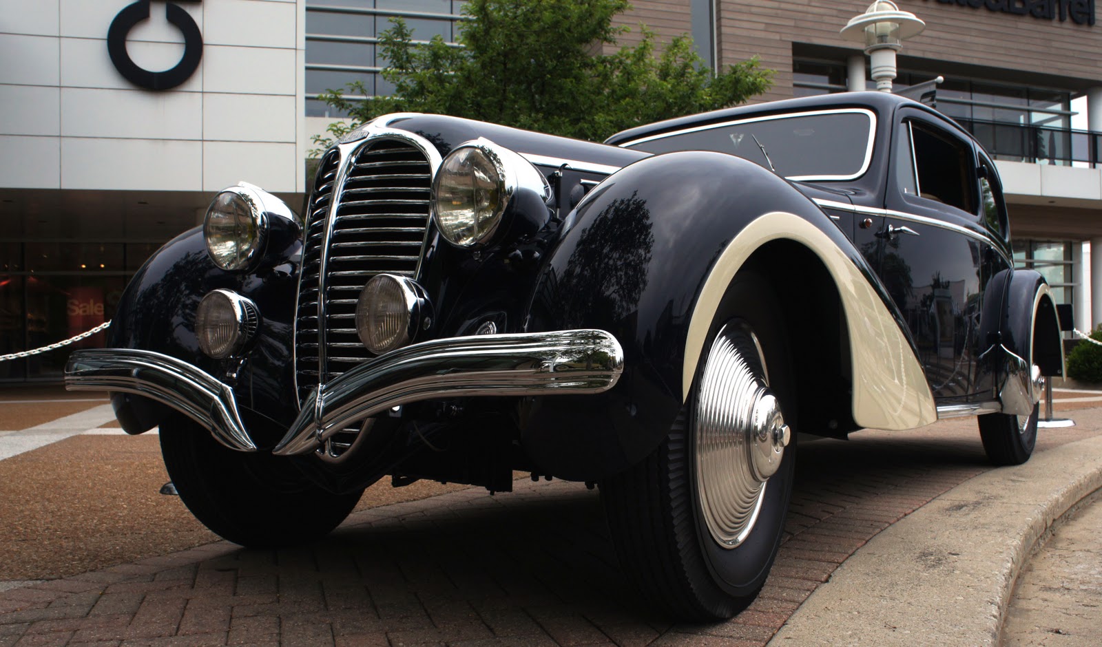 Rides with Chuck Oakbrook Father's Day Classic Car Show