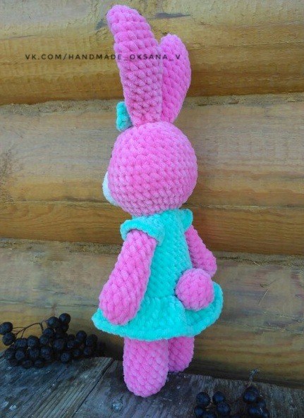 Вязаная зайка амигуруми Вязаная зайка амигуруми