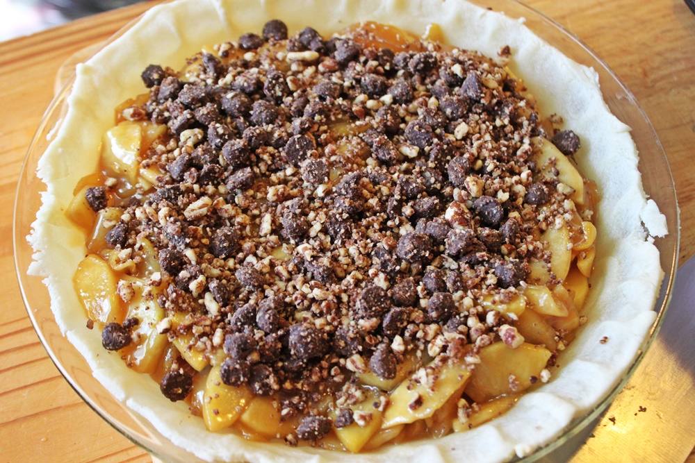 Cooking with Anne Taffy Apple Cheesecake Pie