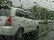Τα σταθμευμένα οχήματα στα Ψηλαλώνια έγιναν    βάρκες   Η βροχή μετέτρεψε σε χείμαρρο τους δρόμους   Δείτε φωτο   Αχαΐα