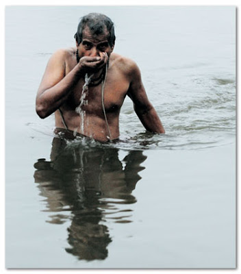 Water Pollution in the River Ganges - water pollution images, water polluton picture