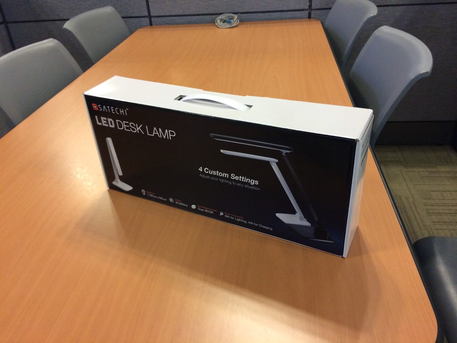 Satechi사 Smart Led Desk Lamp 구입