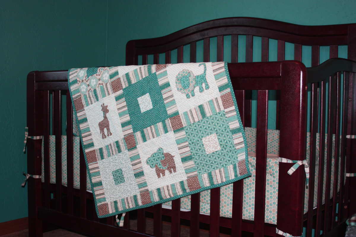 Color My World This Nursery's a Zoo! Quilt Tutorial