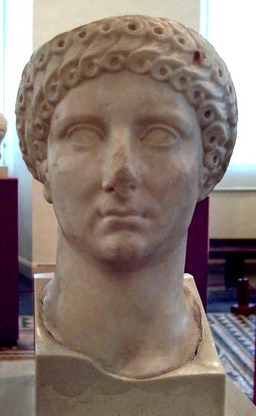 Retrato oficial de Agripina Maior(M.A.N.)