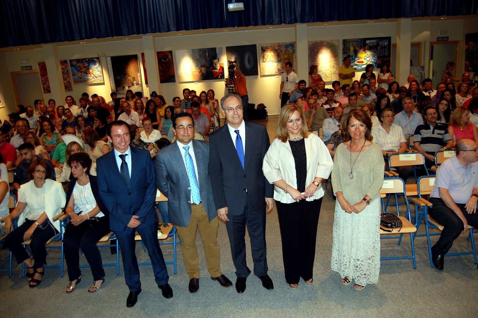 Juan Pablo Durán preside la clausura del VIII certamen de pintura y