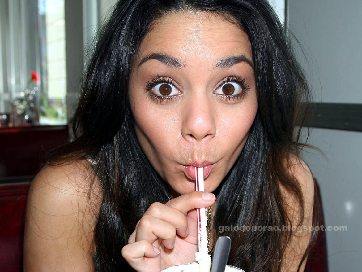 http://1.bp.blogspot.com/-5JpVZQJUuLI/UWM39AeHbSI/AAAAAAAAKWY/kHKeUhWkYPM/s1600/14-VanessaAnneHudgens.jpg