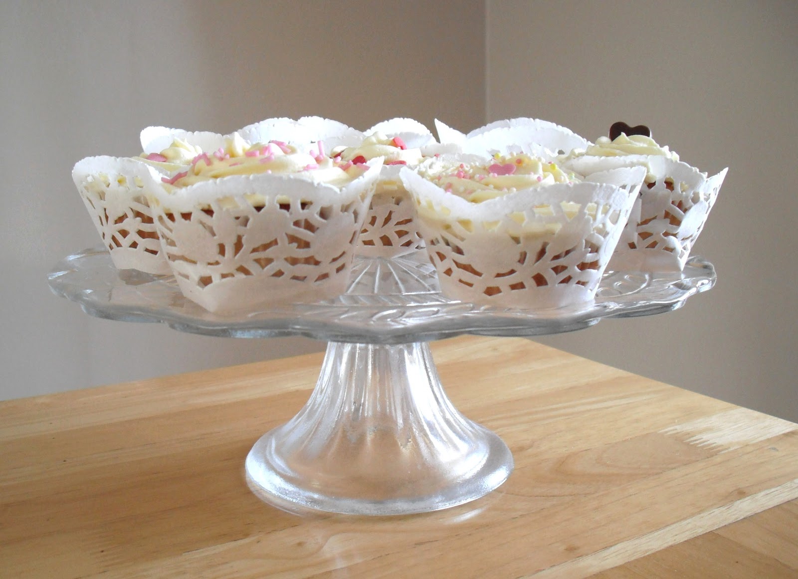 How to make cupcake cases from doilies... Victoria's Vintage Blog
