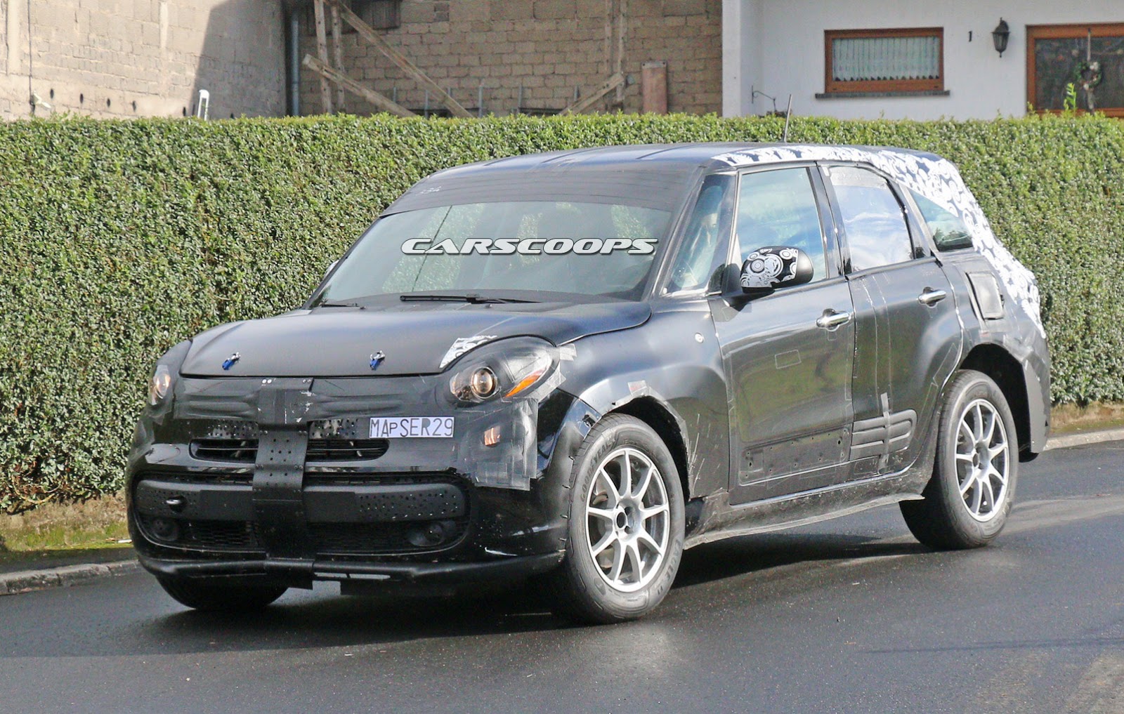 http://1.bp.blogspot.com/-5LOGnO4yiiA/VfsbmdTiDEI/AAAAAAABIJk/HCdIY2kFNcQ/s1600/Alfa-SUV-Mule-2.jpg Alfa-SUV-Mule-2