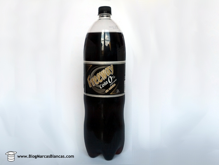 Cola 0% Freeway sin azúcares y sin cafeína fabricada por Font Salem para Lidl.