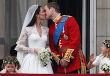 The royal couple seal it with a kiss!