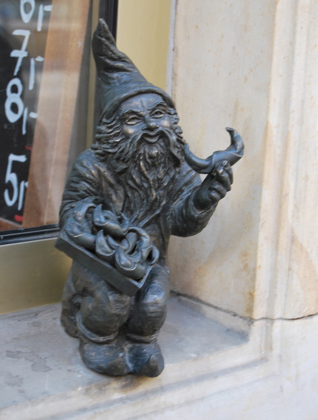 Zwiedzaj Polskę Wrocławskie krasnale. Rogalik