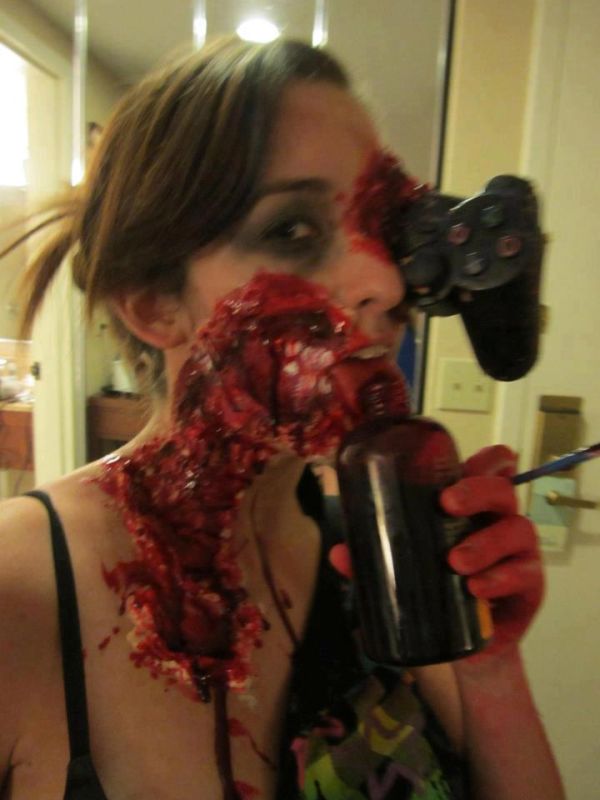 gamer_zombie_girl_03.jpg