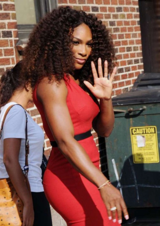 Hot Bio Celebrity Pictures: Serena Williams in Red