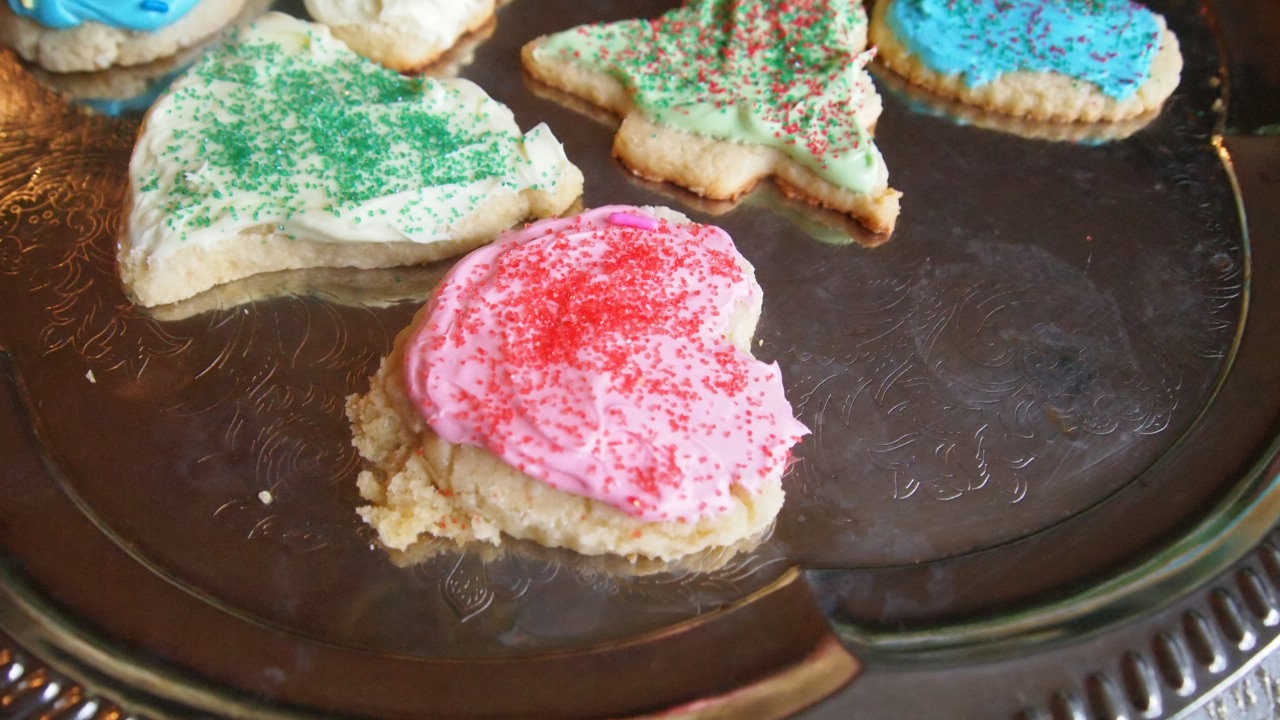 OmNomLove: 100 Year Old Sugar Cookies