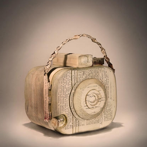 08-Brownie-Ching-Ching-Cheng-Vintage-Camera-Sculptures-Made-of-Books-and-Maps-www-designstack-co