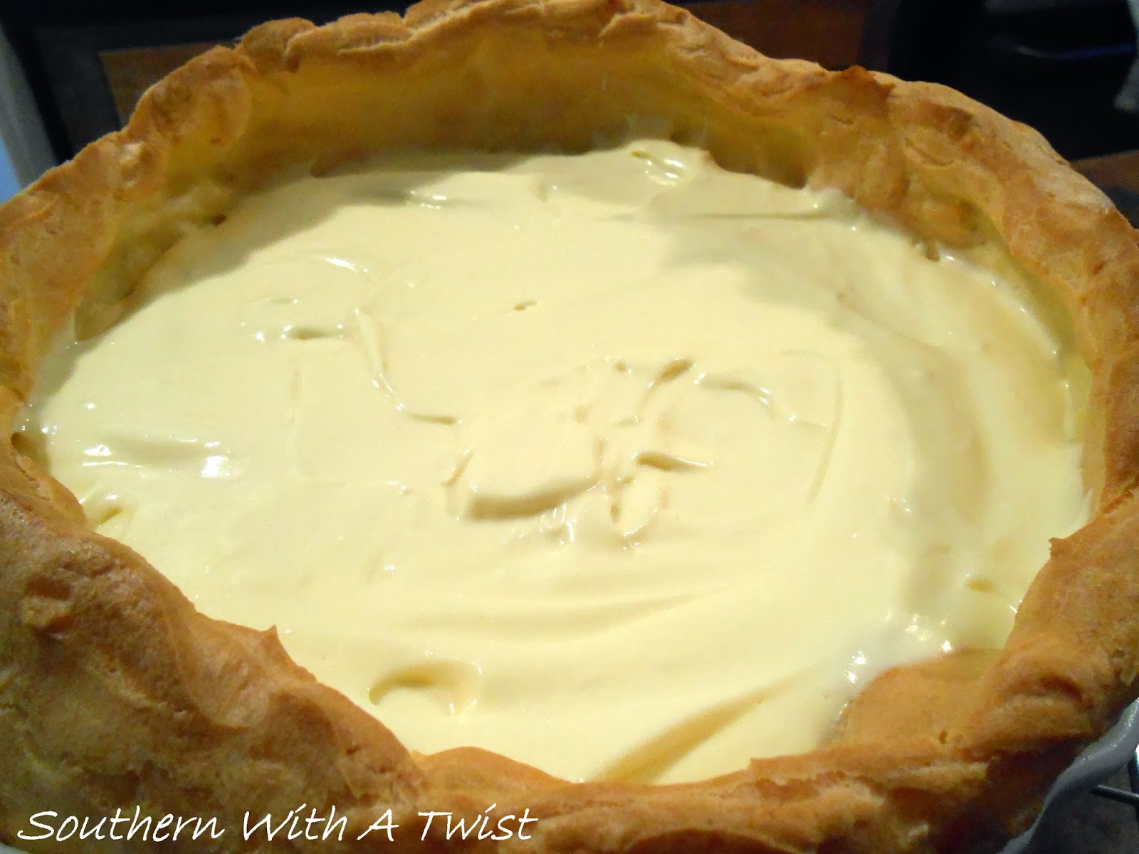 Southern With A Twist Banana Cream Chocolate Eclair Pie