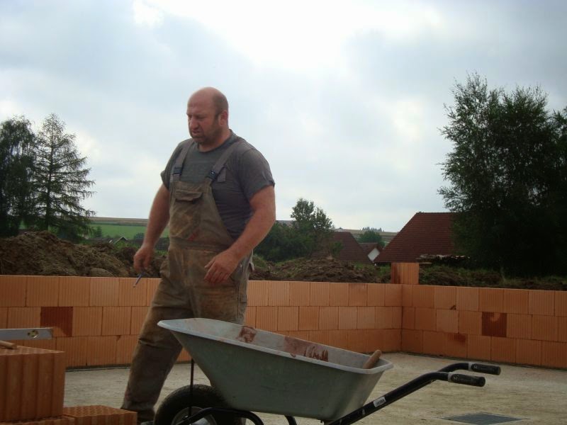 Unser Haus Die Mauern Wachsen