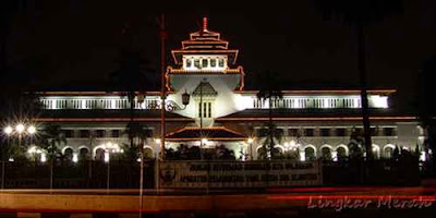 Gedung Sate Dibakar