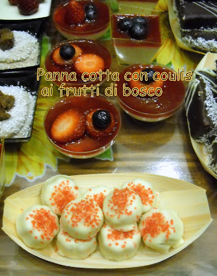 Panna cotta con coulis ai frutti di bosco