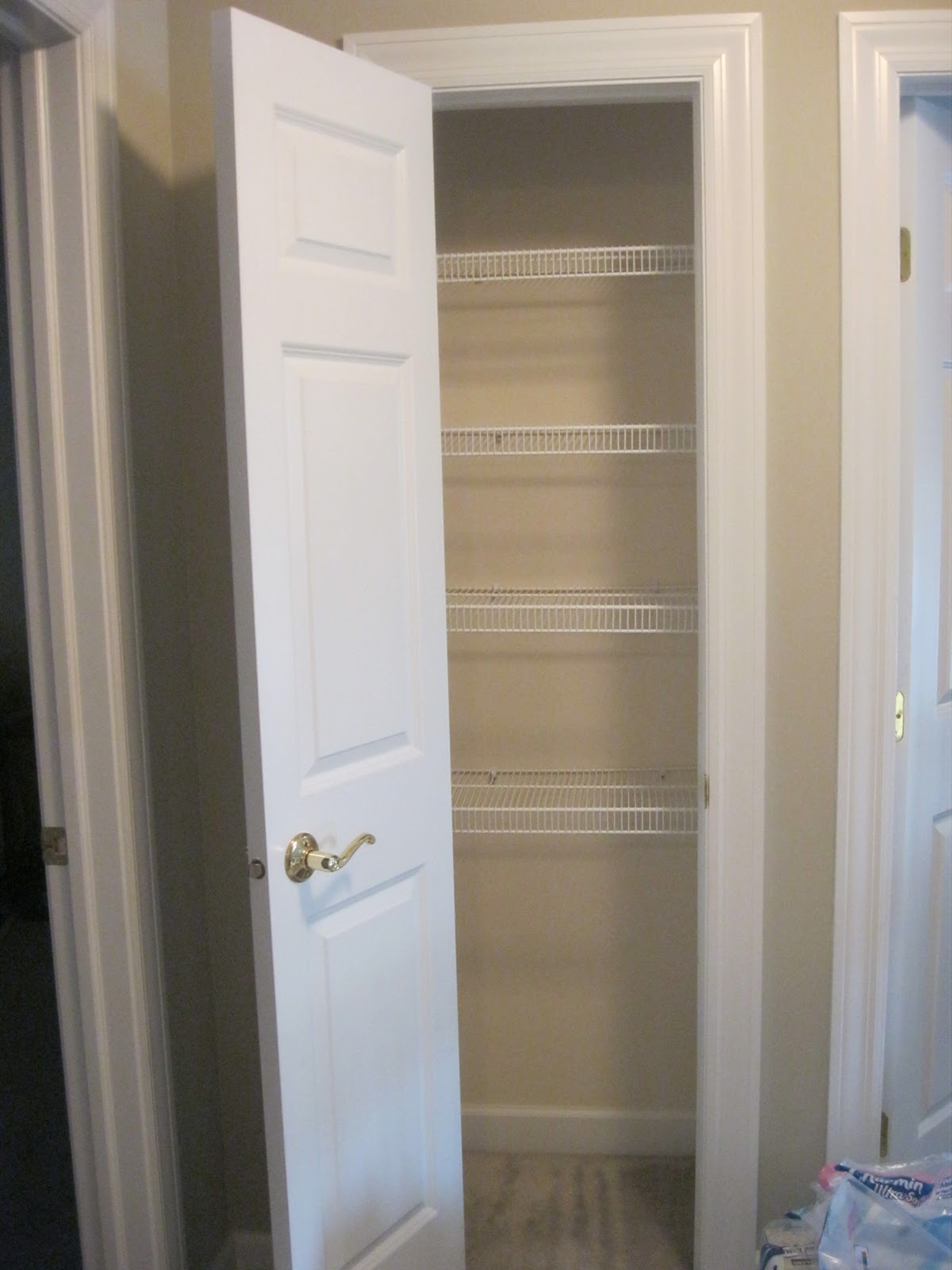 CLEAN MAMA How to Organize a Linen Closet for Free