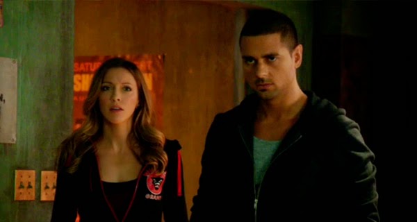 Laurel y Ted Grant en Arrow 3x06 - Guilty Laurel y Ted Grant en Arrow 3x06 - Guilty