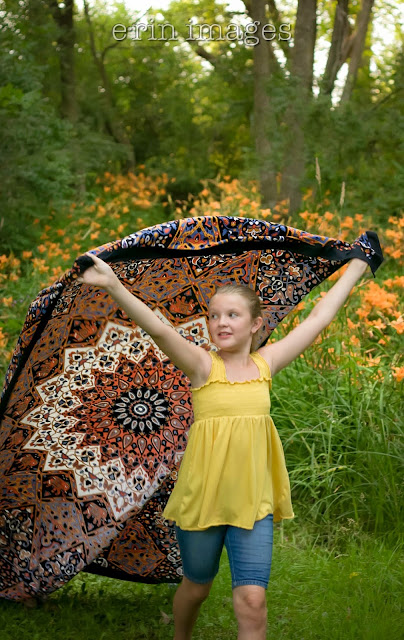 running+with+tapestry - India Star Tapestry as a Curtain