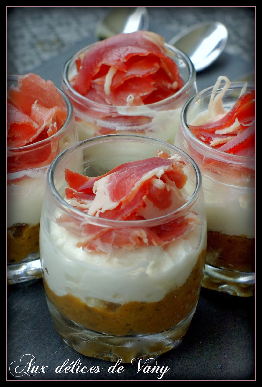 Verrines caviar d'aubergines, ricotta et coppa