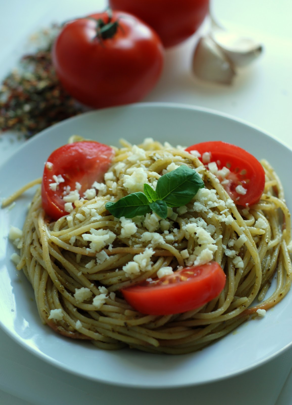 EAT YOUR DREAM makaron spaghetti z zielonym pesto