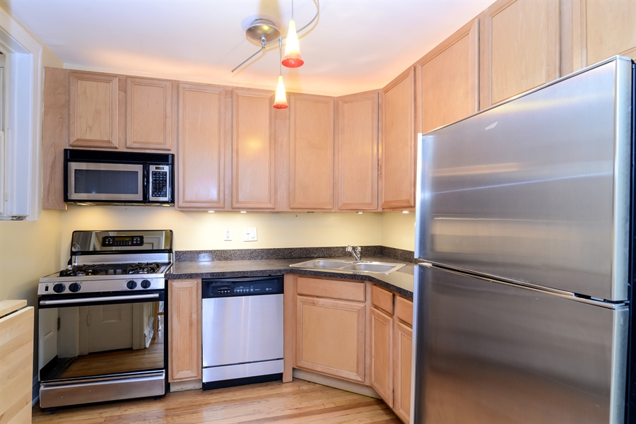 The Chicago Real Estate Local Video! Tour 3633 N Damen 3 in North