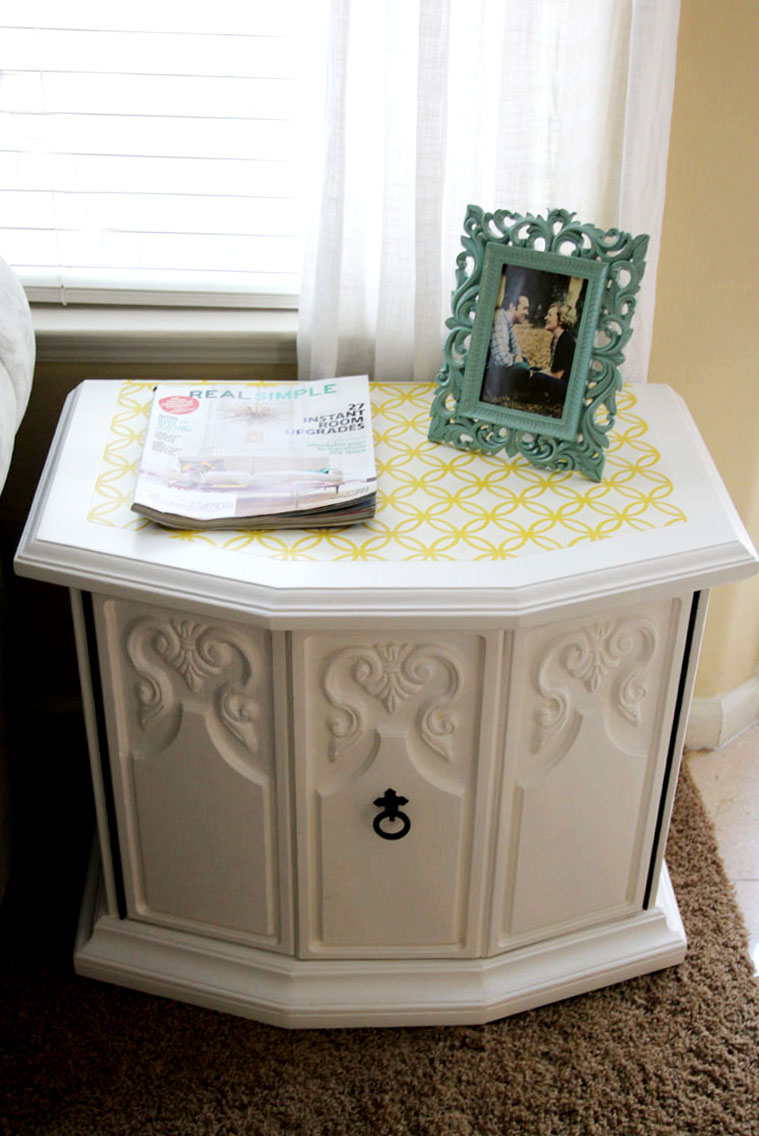 The Sassy Pepper DIY Furniture Stenciling
