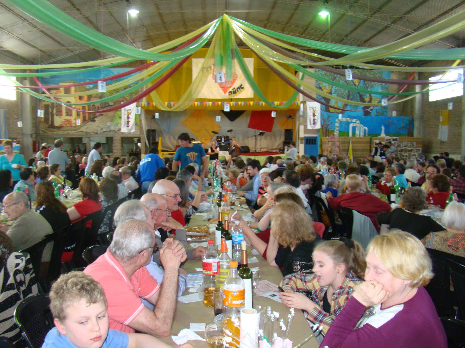 ALMUERZO 2014