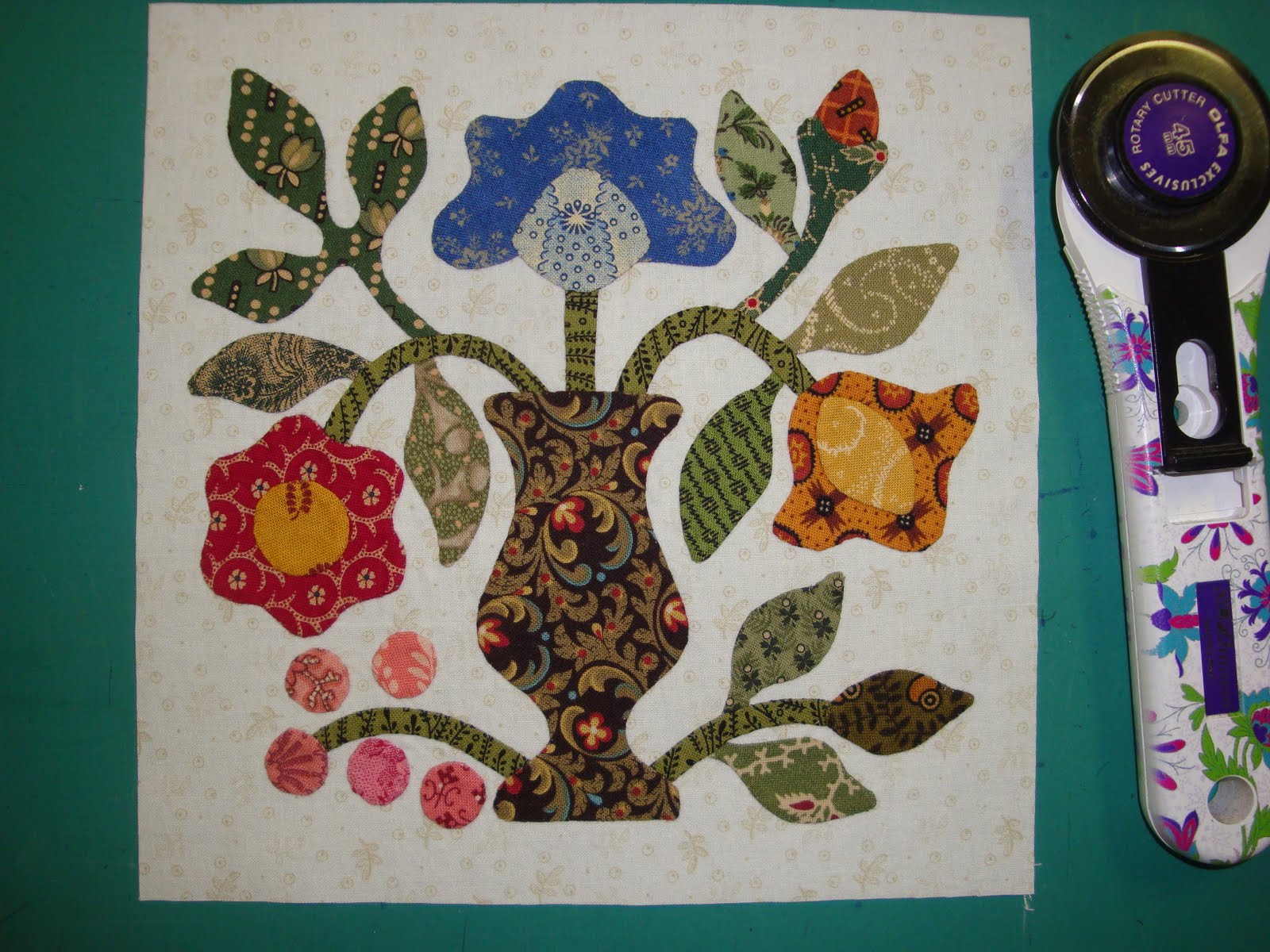 FABRIC THERAPY Glue stick applique, the tutorial PART THREE...